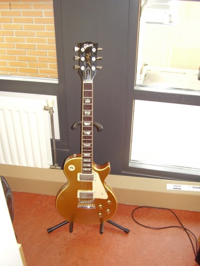 Gitaarbouwer Les PAUL overleden